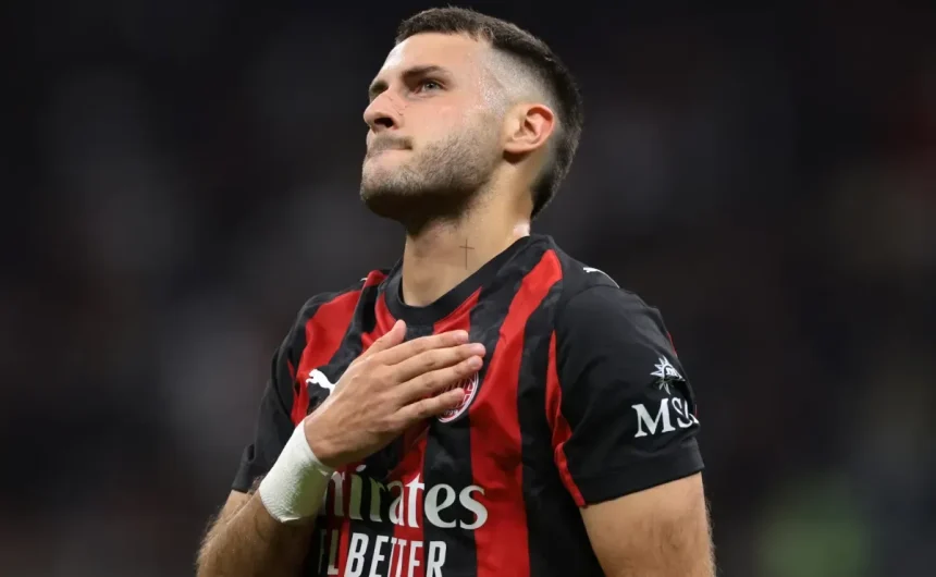 Finally unlocked and loaded: Santiago Gimenez delivers bold seven-word response after Milan transfer drama