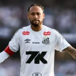 Neymar hits out at poor fields in Brazil, says they affected his Santos form