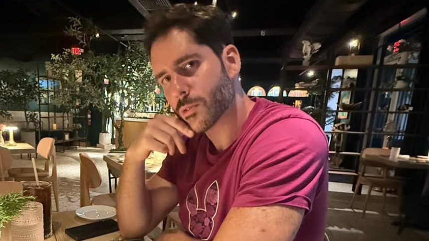 YouTuber Pete Z talking to camera in YouTube video