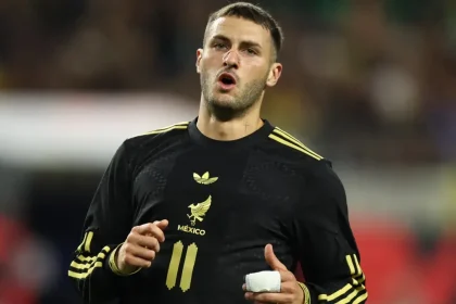 Is Santiago Gimenez playing? Projected lineups for Mexico vs. Ecuador international friendly