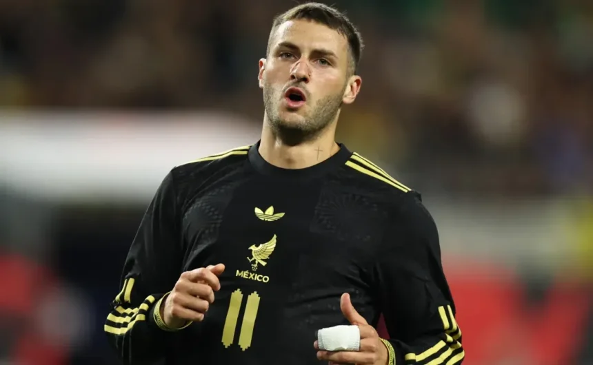 Is Santiago Gimenez playing? Projected lineups for Mexico vs. Ecuador international friendly