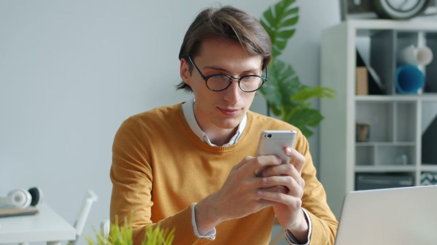 JerryRigEverything iPhone Air