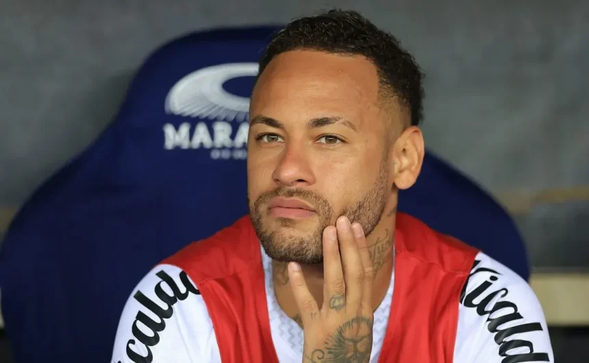 Neymar faces criticism amid injury woes: Training clip shows worrying fall-off as Santos makes decision on contract talks (VIDEO)