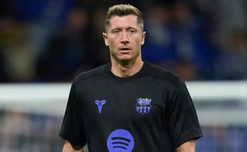 Robert Lewandowski at center of new Barcelona controversy as Poland coach 'doesn't understand' his injury