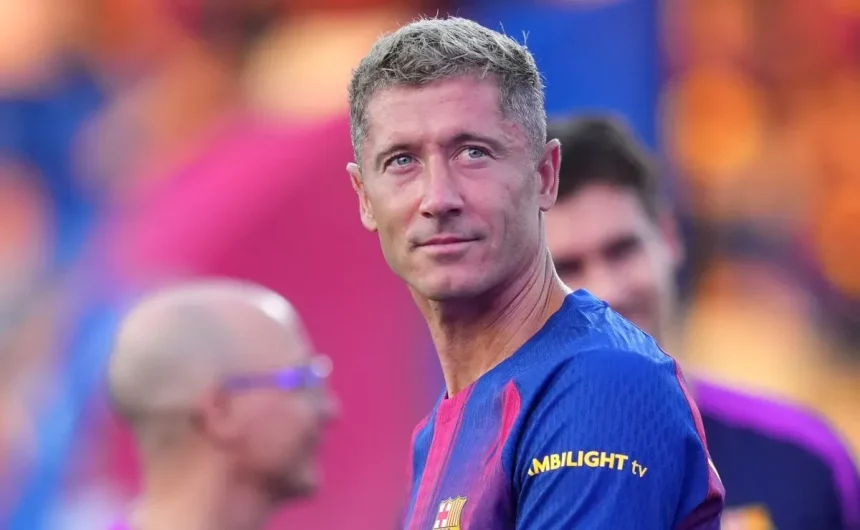 Why isn't Robert Lewandowski playing for Barcelona against Olympiacos in UEFA Champions League?