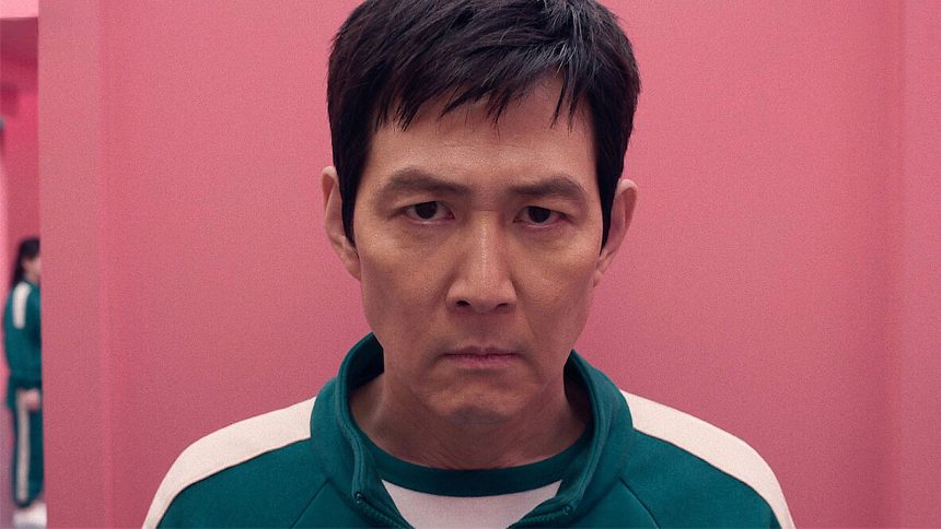 Lee Jun-hee stands outside a courthouse.