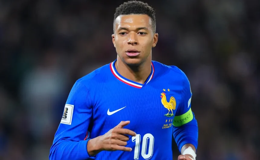 Kylian Mbappé reportedly causing discomfort within France squad after Deschamps releases star