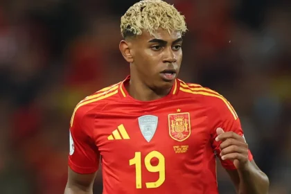 Why isn't Lamine Yamal playing for Spain vs Türkiye in 2026 World Cup Qualifiers?