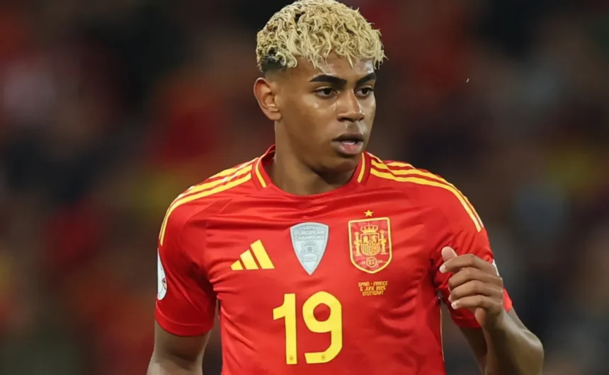 Why isn't Lamine Yamal playing for Spain vs Türkiye in 2026 World Cup Qualifiers?