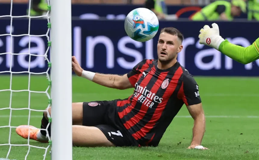 Why isn't Santiago Gimenez playing for Milan against Parma in Serie A?