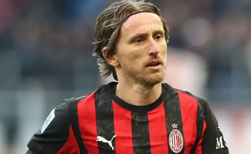 Is Luka Modric playing today for AC Milan vs Napoli in the 2025 Supercoppa Italiana semifinal clash?