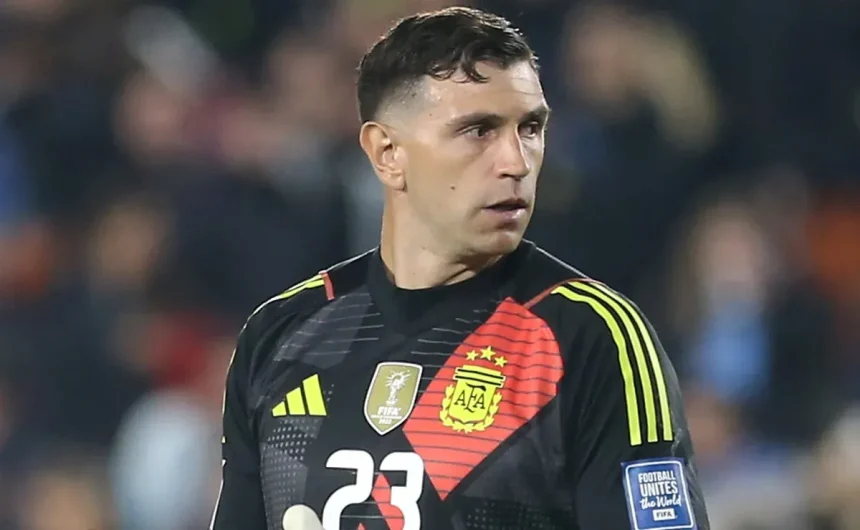 Lionel Messi’s Argentina teammate Dibu Martínez sets record straight on playing Finalissima vs. Spain before World Cup