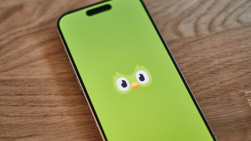 Mysterious Duolingo signs pop up at closed Hooters restaurants