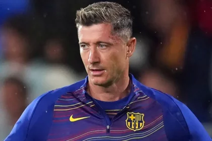 Robert Lewandowski’s future in doubt: Barcelona reportedly chase a striker contract renewal, hinting the Pole’s future