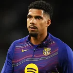 Ronald Araújo makes final decision with Barcelona on recovery plan after red card vs. Chelsea and training absence