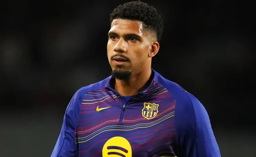 Ronald Araújo makes final decision with Barcelona on recovery plan after red card vs. Chelsea and training absence