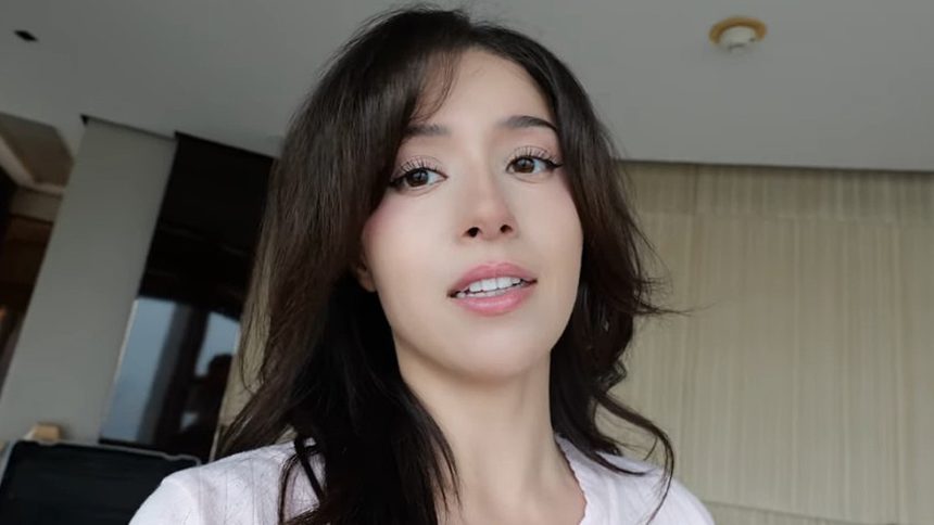 A photo of Pokimane.