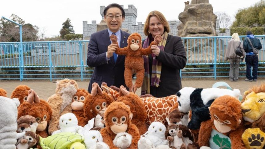 IKEA president and mayor of Ichikawa