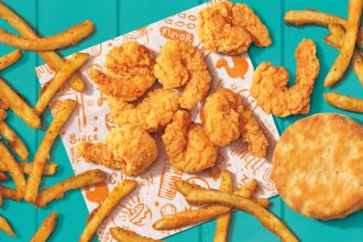 Cookie Run Kingdom logo and blurred screenshot with the word 'codes'